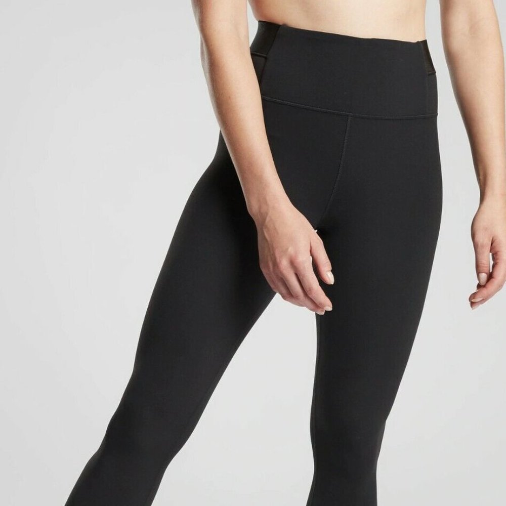 Athleta Aura Split Pant in Powervita 487627-00 black cropped Sz S cut off